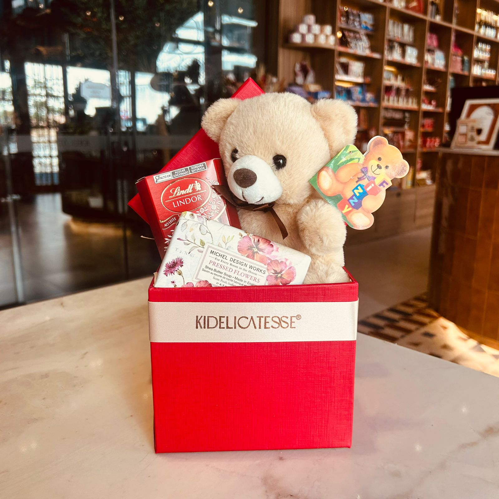 Box Red Ted